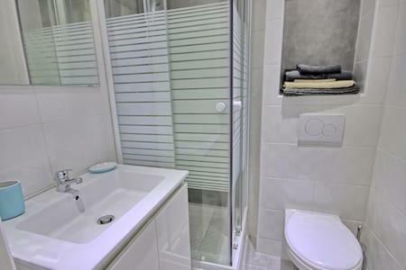 Studio au calme entierement renove Antibes Exterior foto